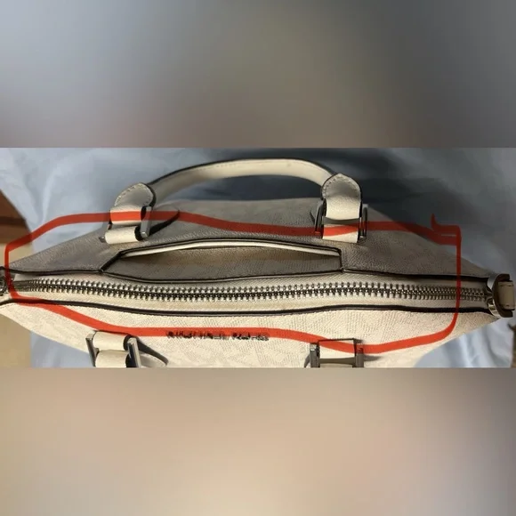 Michael Kors Coraline Medium Logo Messenger Bag - Picture 7 of 8